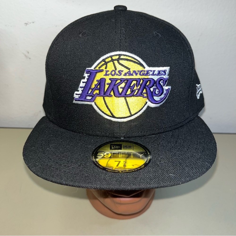 NEW LOS ANGELES LAKERS TEAM BLACK COLOR NEW ERA 59FIFTY FITTED HAT NBA 7 5/8